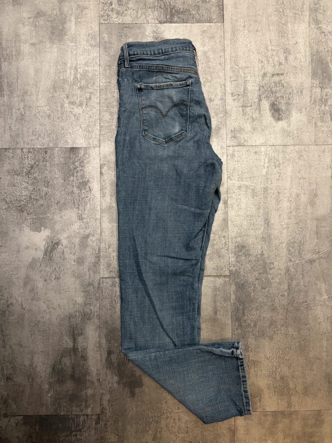 đź›’Jeans Levi's W32 L32đź›’