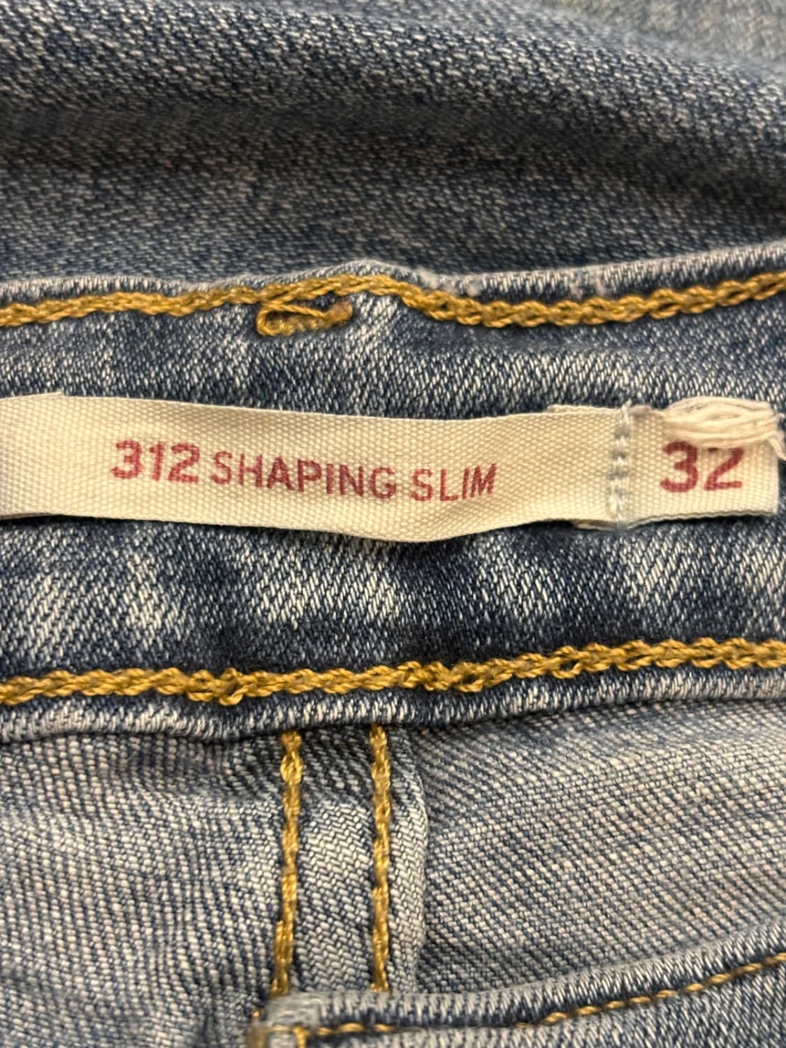 đź›’Jeans Levi's W32 L32đź›’