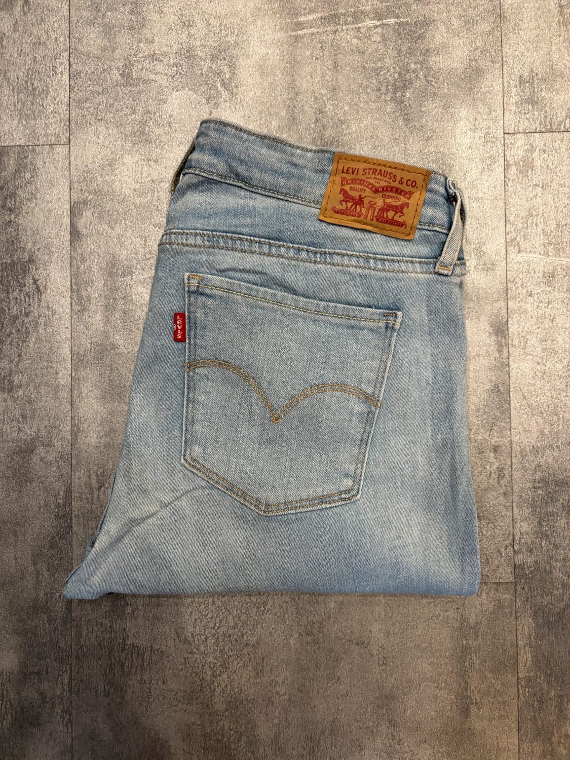 đź›’Jeans Levi's 711 W31 L30đź›’