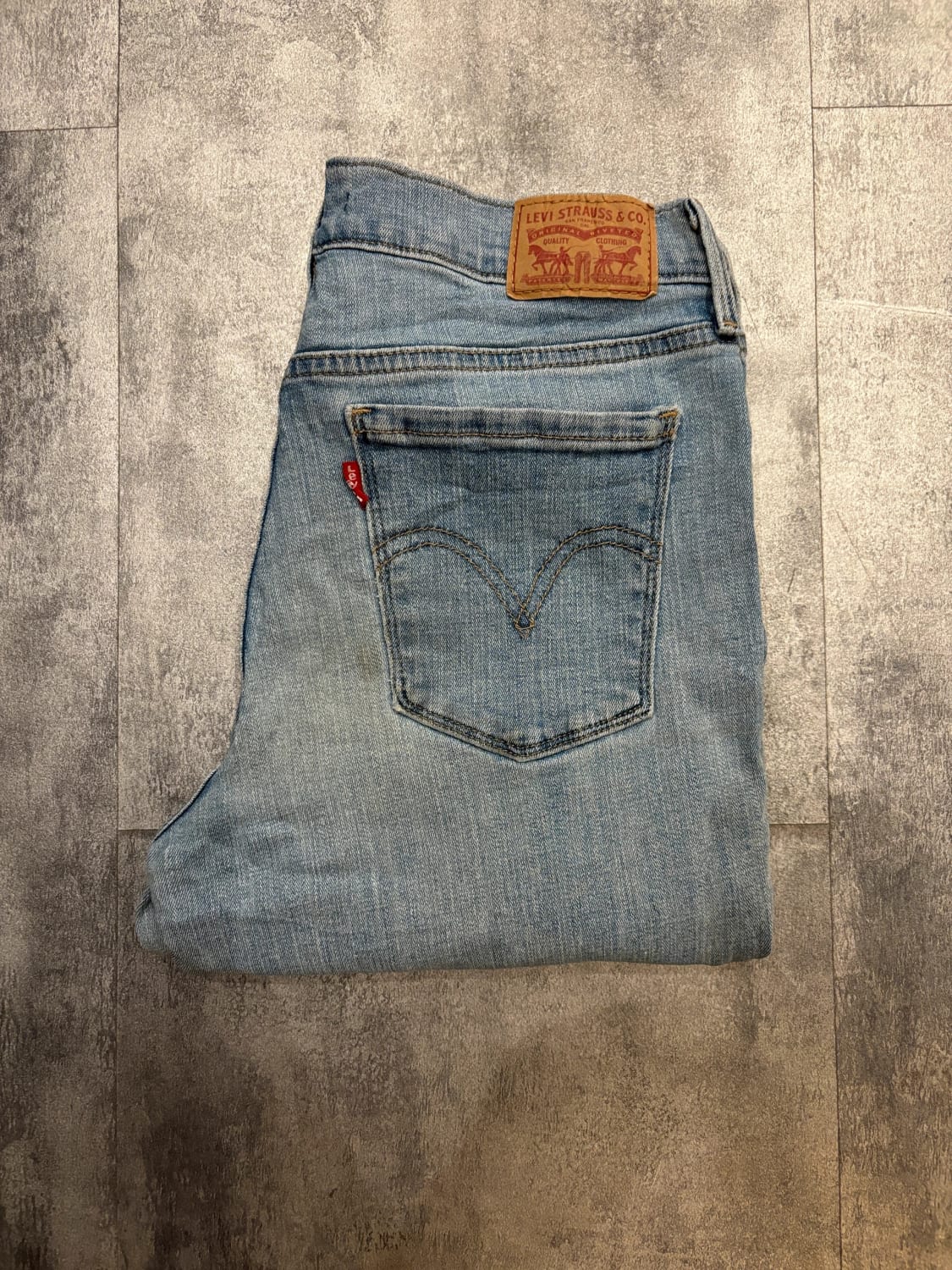 đź›’Jeans Levi's W28 L32đź›’