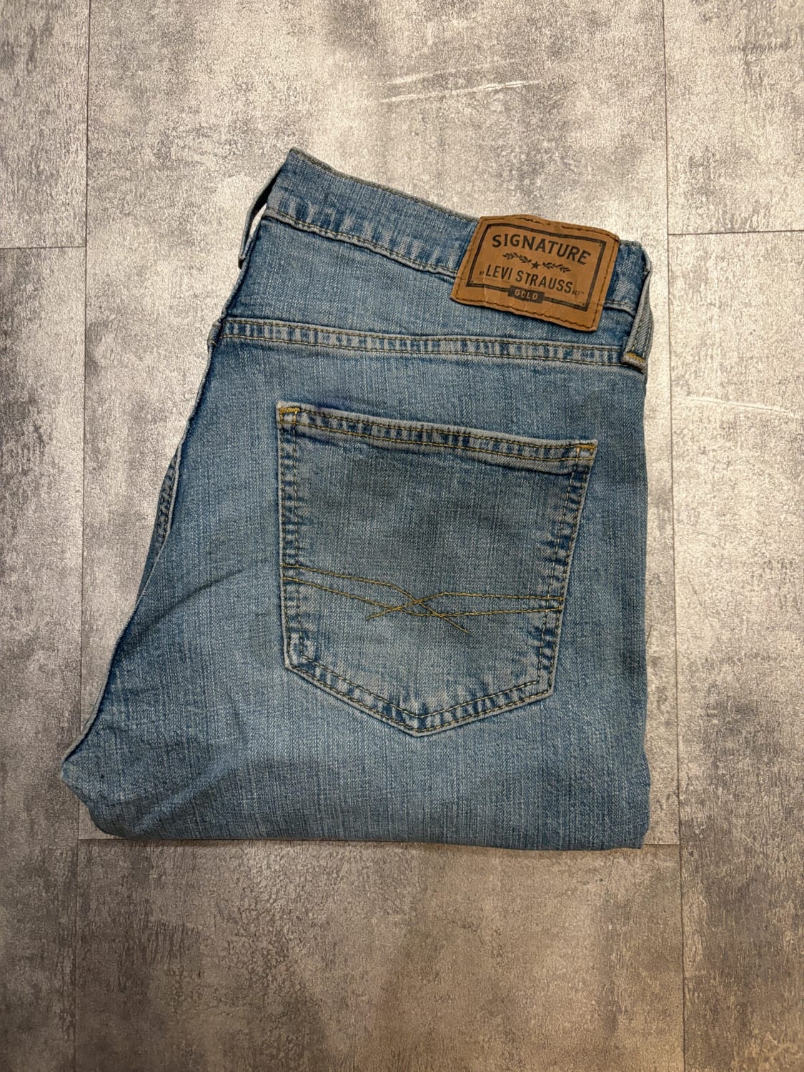 đź›’Jeans Levi's W32 L32đź›’
