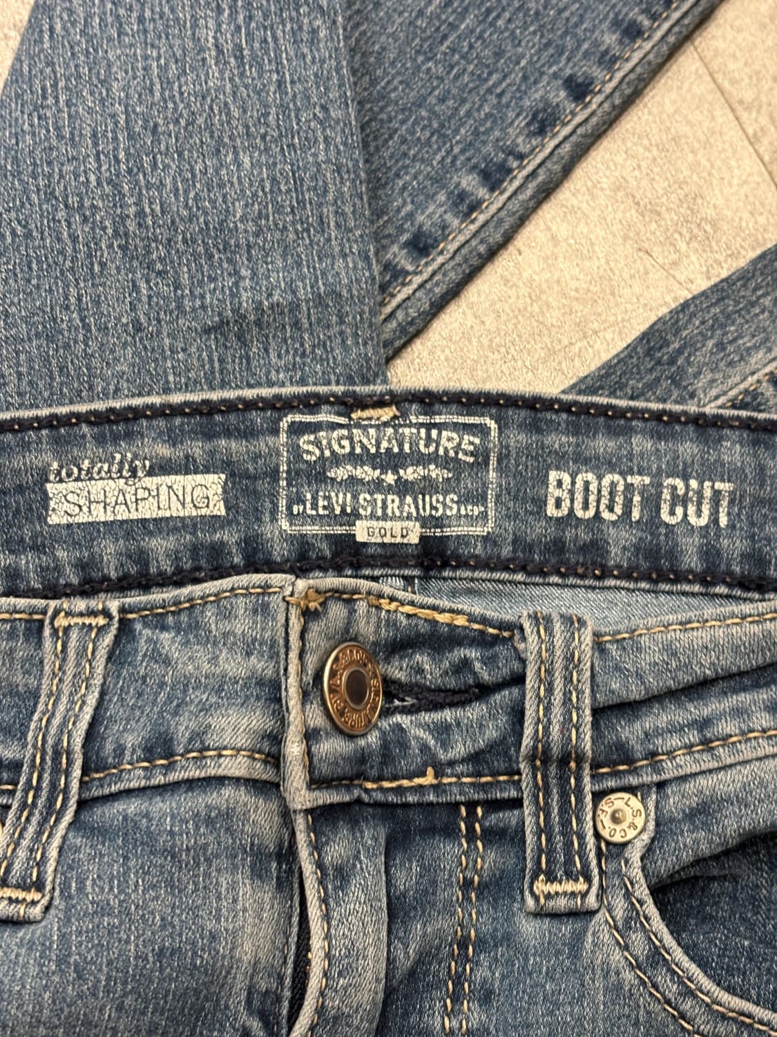 đź›’Jeans Levi's W27 L34đź›’