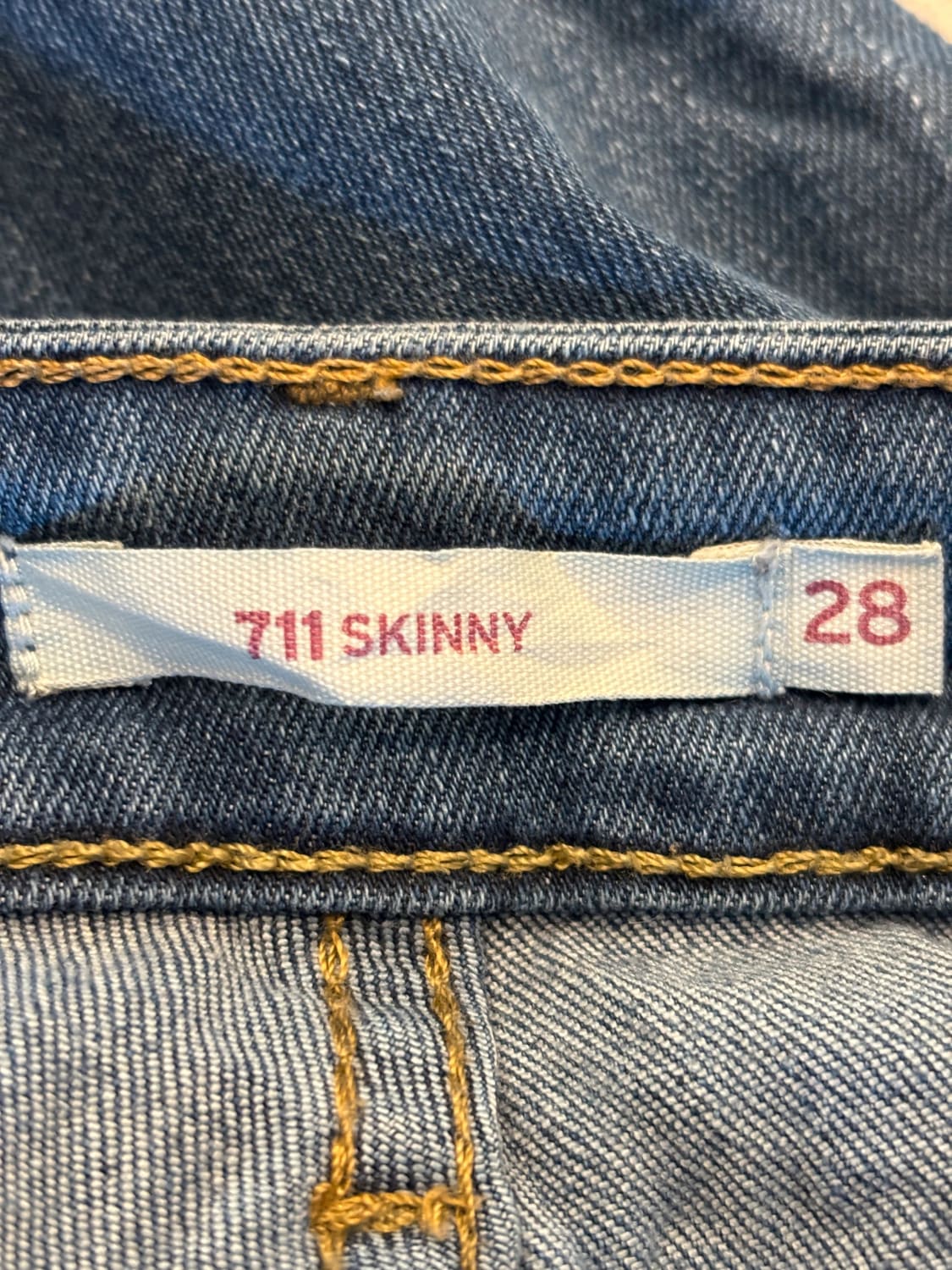 đź›’Jeans Levi's 711 Sđź›’
