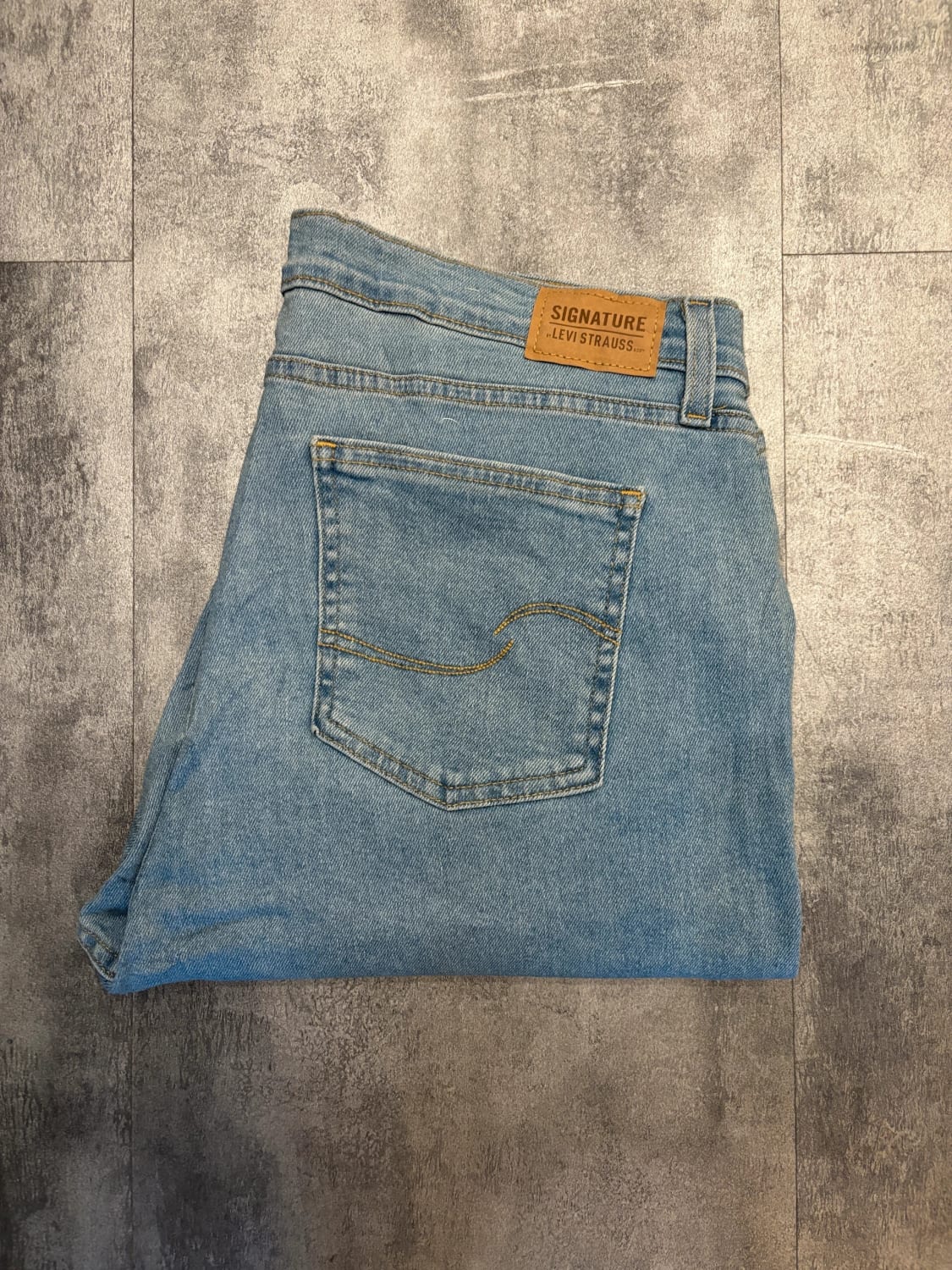 đź›’Jeans Levi's W34đź›’