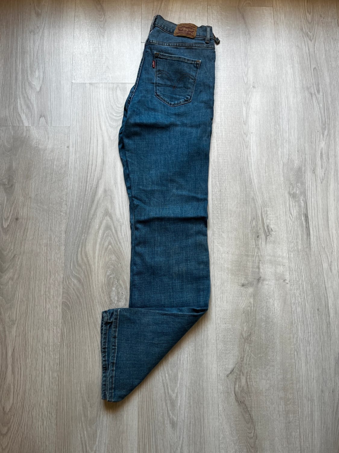 đź›’Jeans Levi's W37 L32đź›’