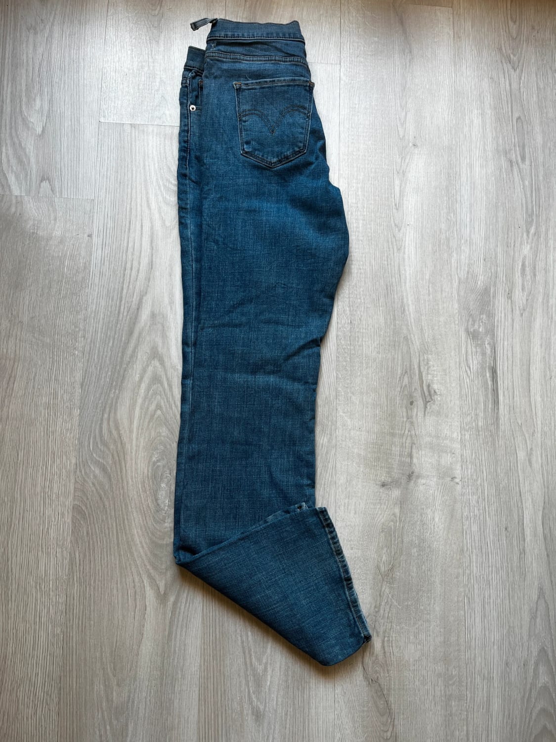 đź›’Jeans Levi's W37 L32đź›’