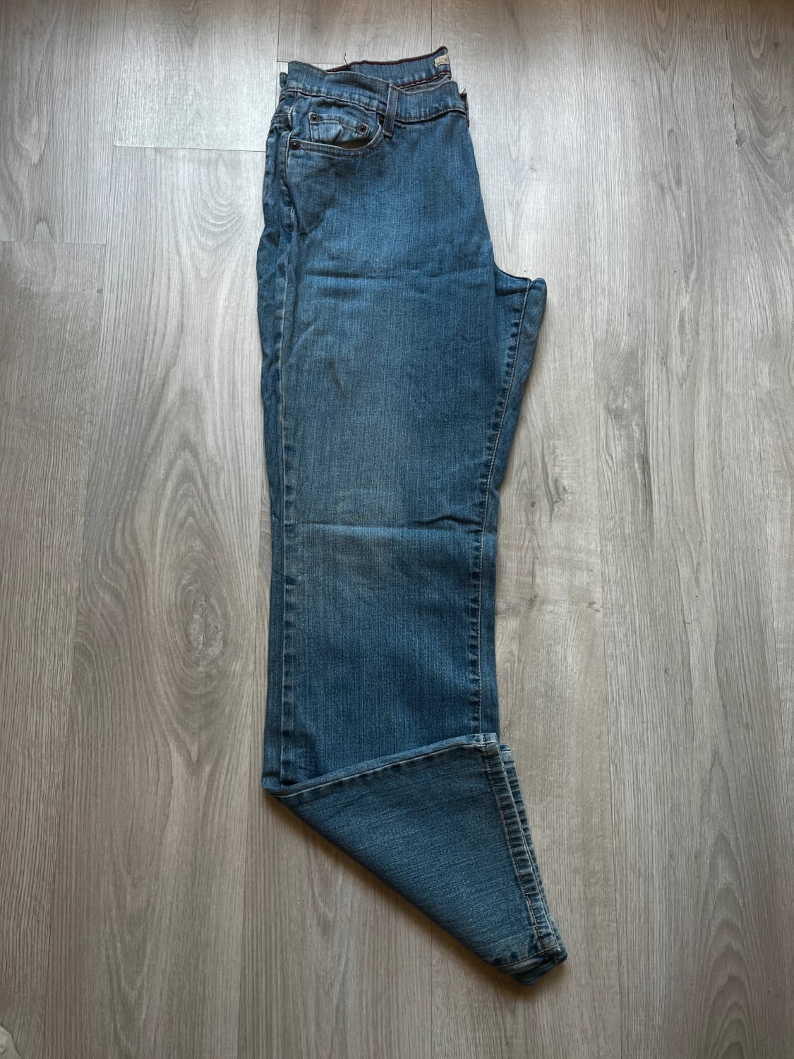 đź›’Jeans Levi's Mđź›’
