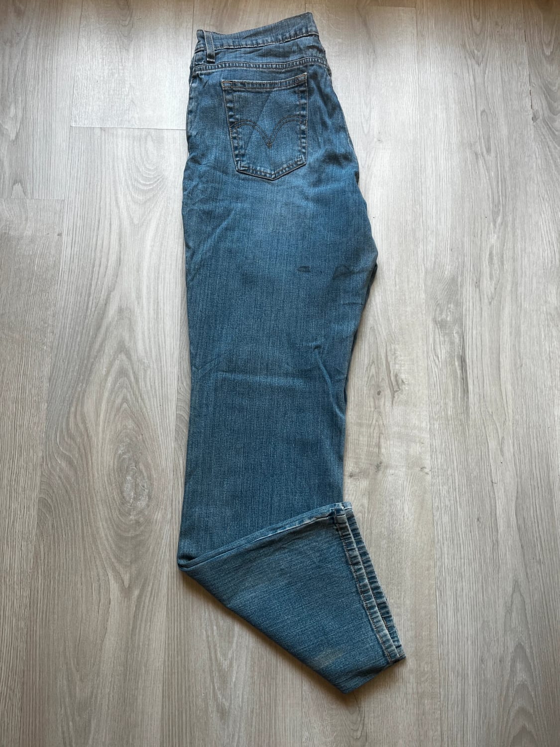 đź›’Jeans Levi's Mđź›’