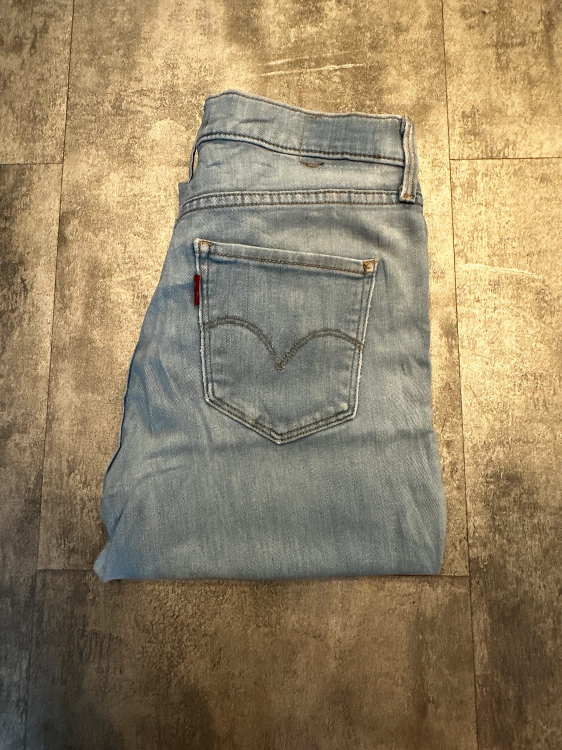 đź›’Jeans Levi's W28đź›’
