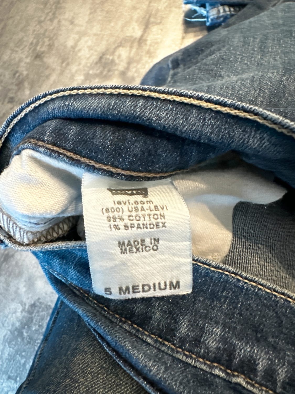 đź›’Jeans Levi's Mđź›’