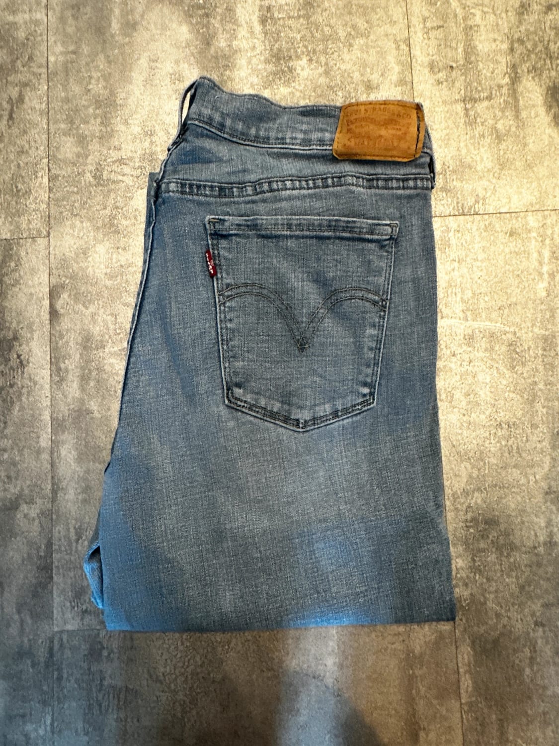 đź›’Jeans Levi's W32 L34đź›’