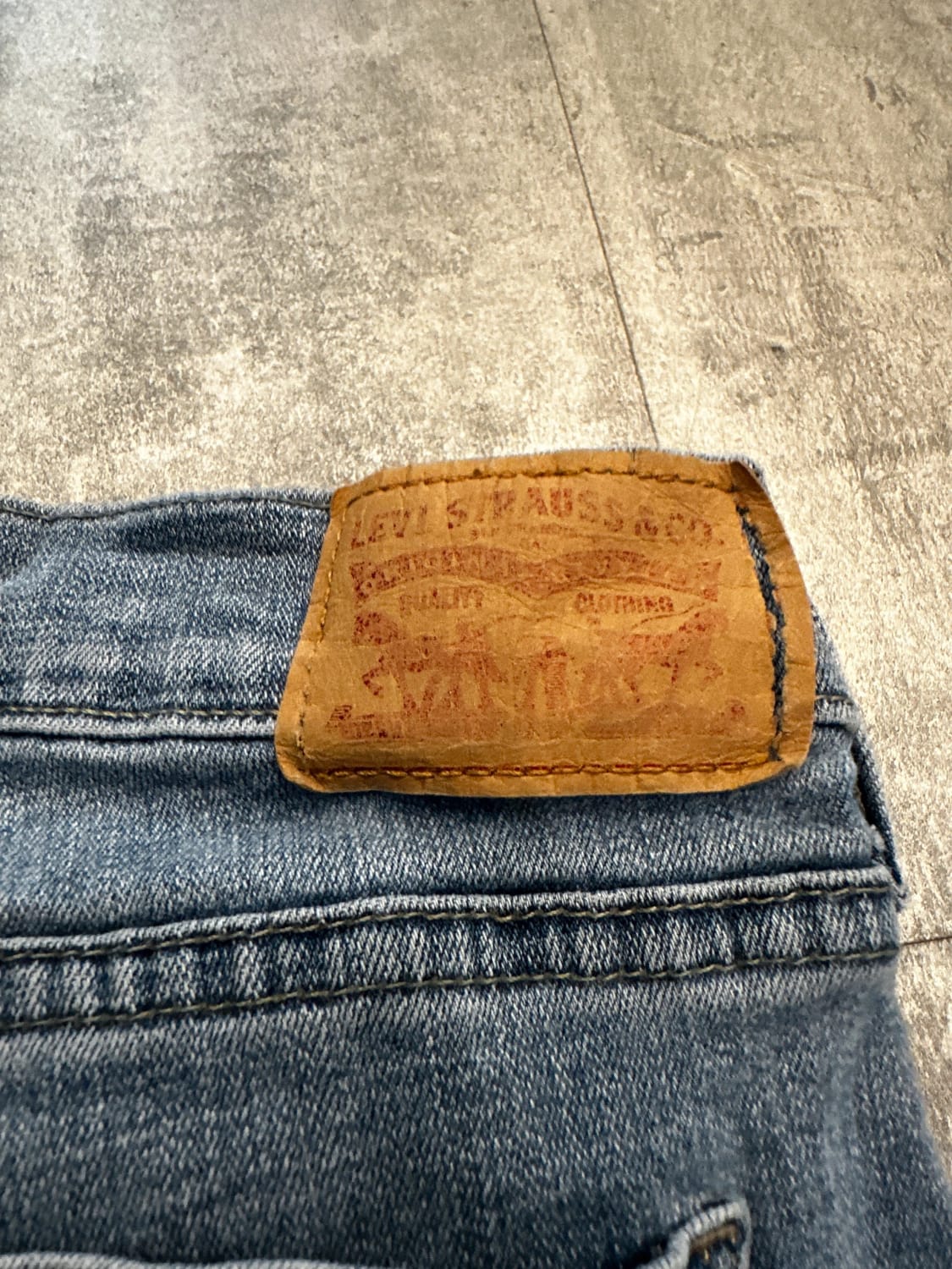 đź›’Jeans Levi's W32 L34đź›’