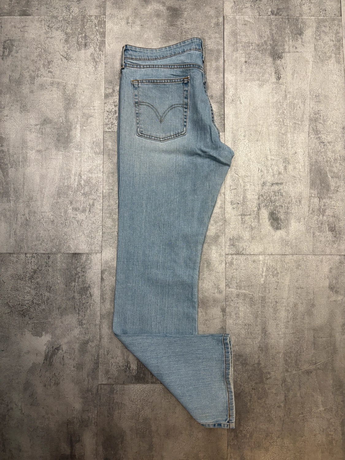 đź›’Jeans Levi's 519 Mđź›’
