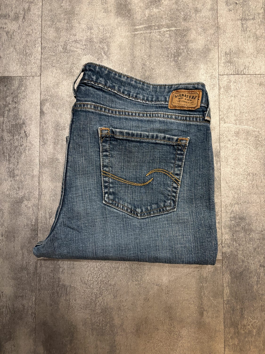 đź›’Jeans Levi's Mđź›’