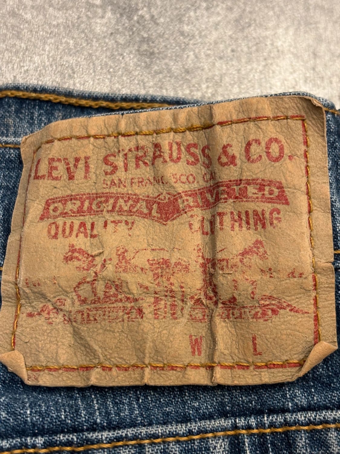 đź›’Jeans Levi's L đź›’