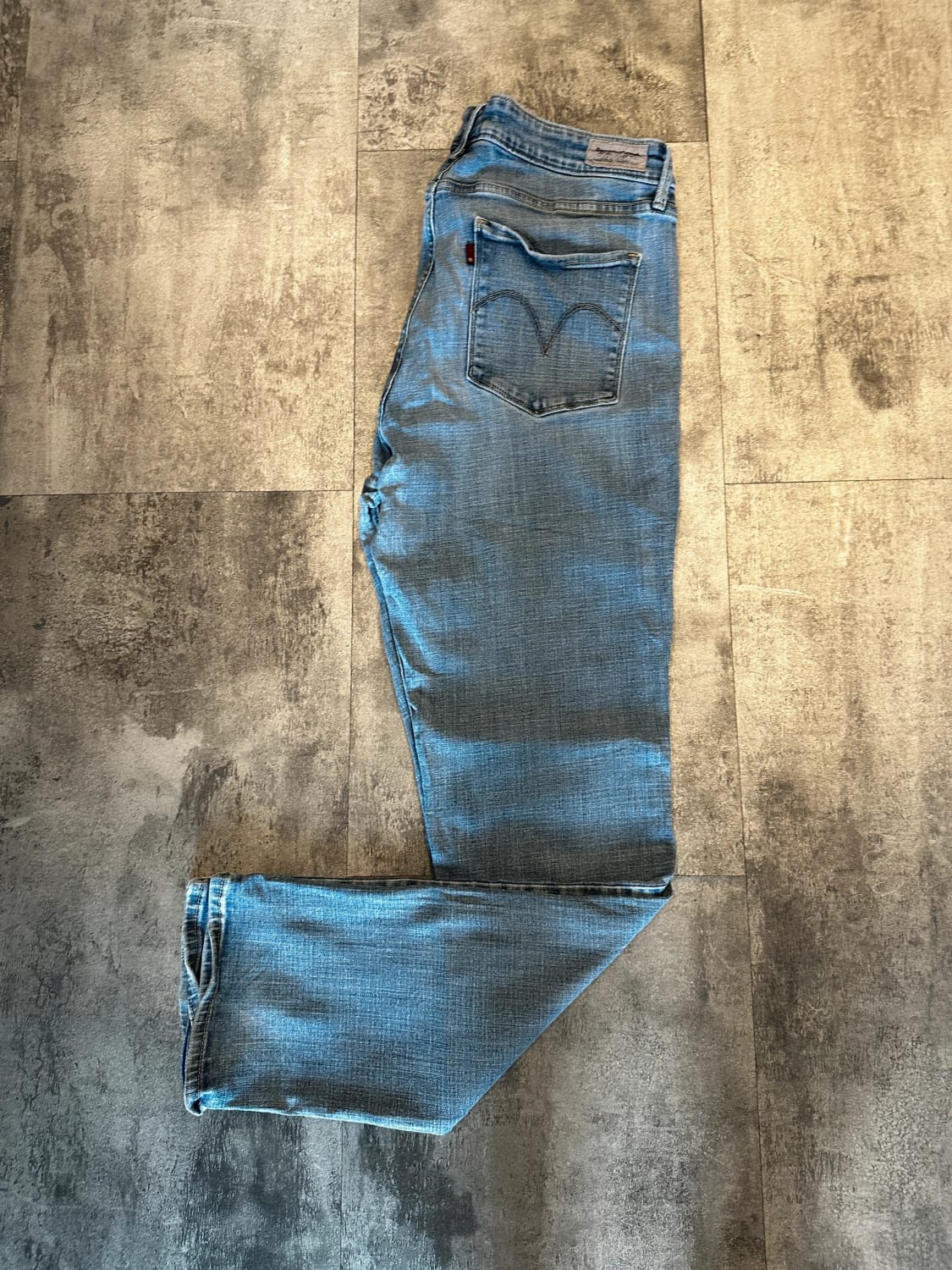 đź›’Jeans Levi's W33 L32đź›’