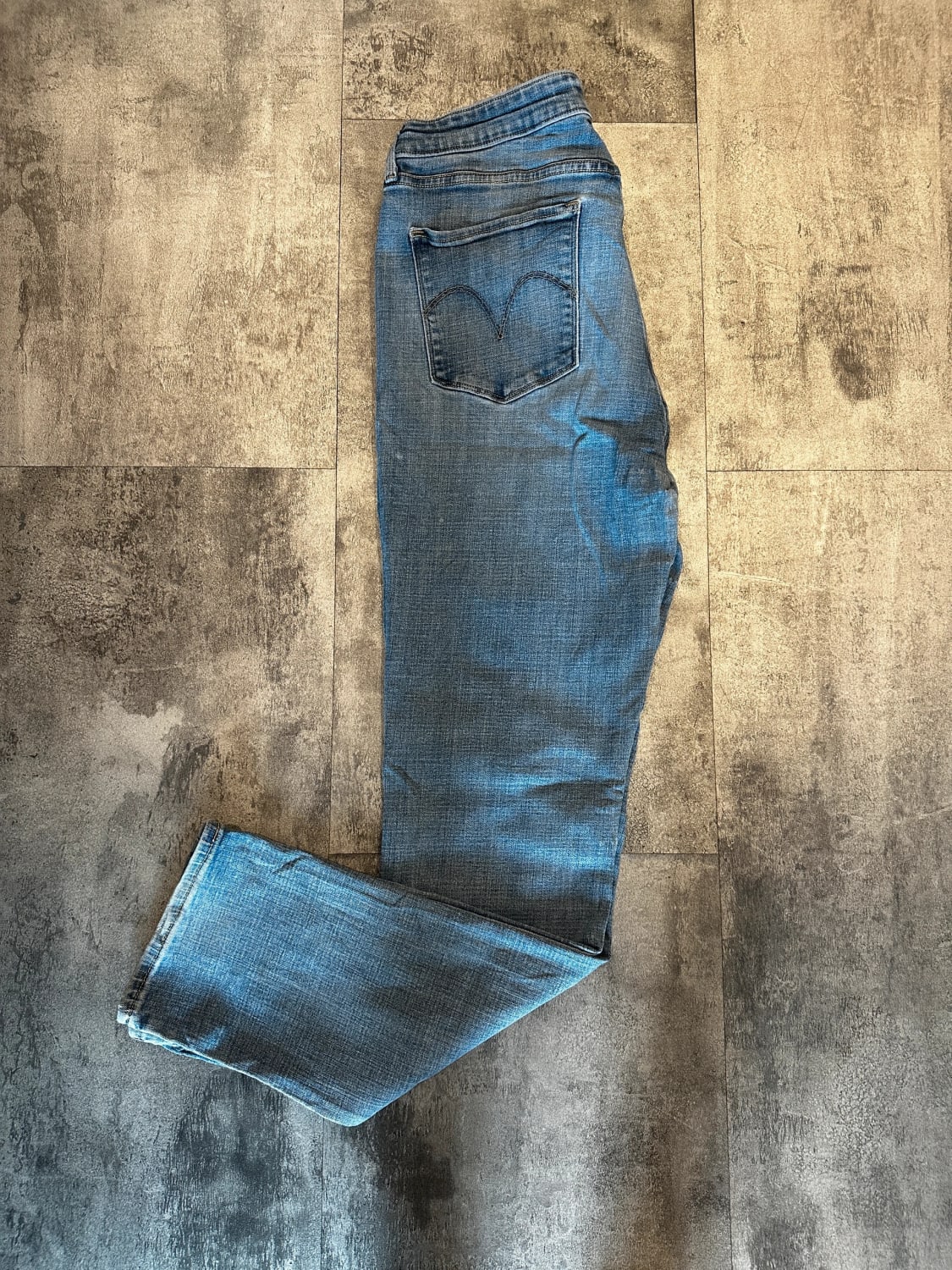 đź›’Jeans Levi's W33 L32đź›’