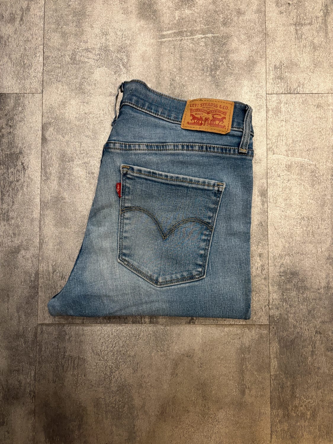 đź›’Jeans Levi's W29 L30đź›’