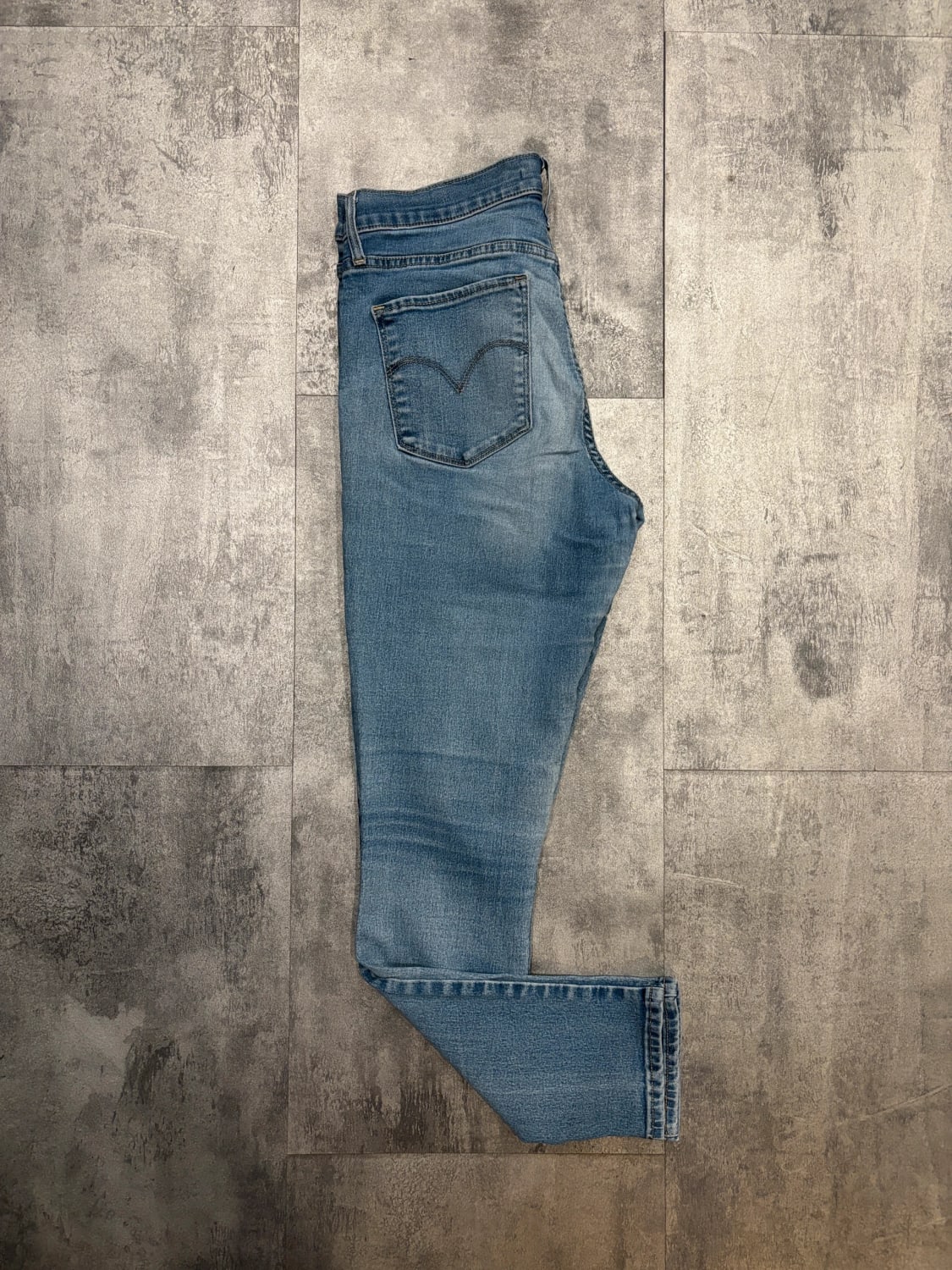 đź›’Jeans Levi's W29 L30đź›’