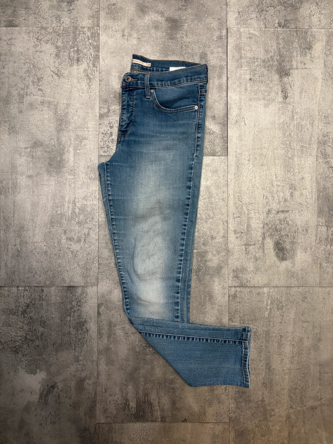 đź›’Jeans Levi's W29 L30đź›’