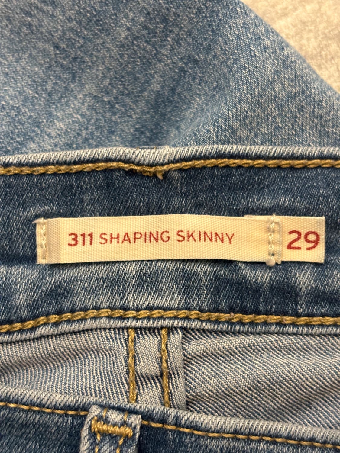 đź›’Jeans Levi's W29 L30đź›’