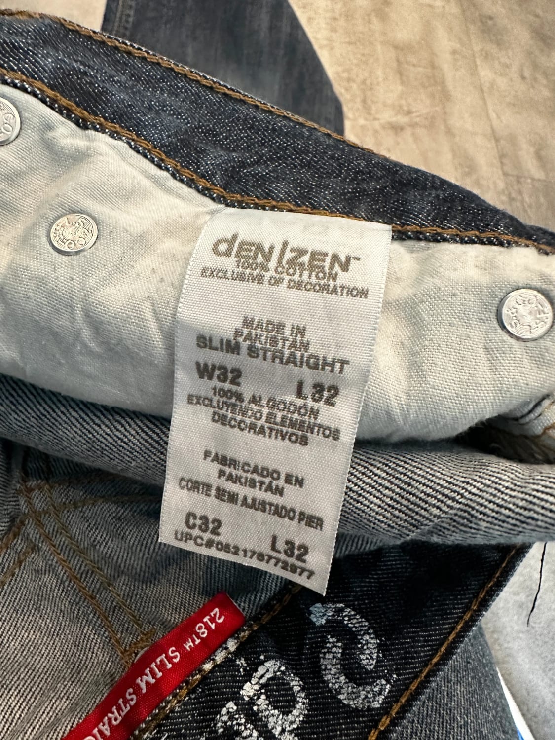 đź›’Jeans Levi's W32 L32đź›’