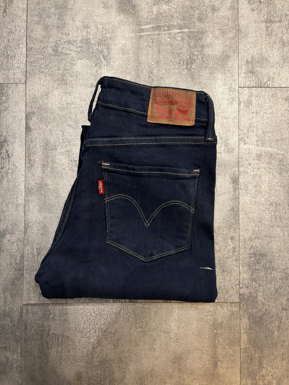 đź›’Jeans Levi's W27 L32đź›’