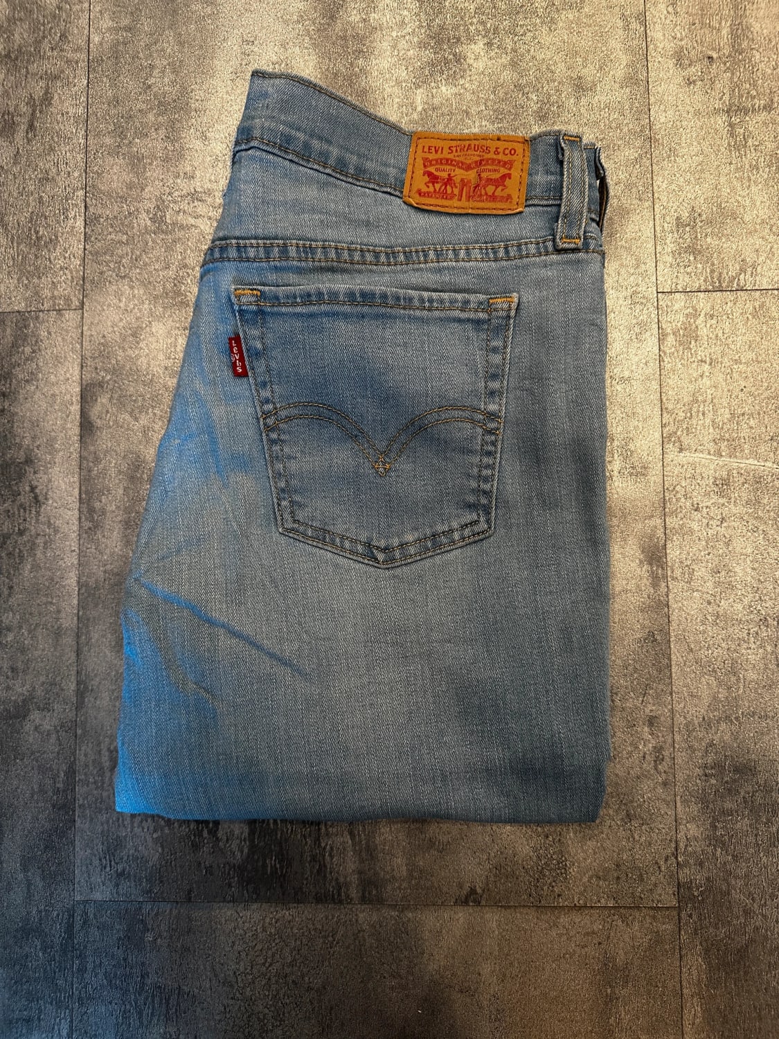 đź›’Jeans Levi's W28 L32đź›’