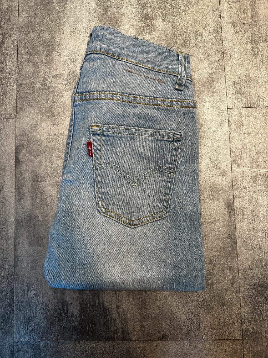đź›’Jeans Levi's W27 L27đź›’