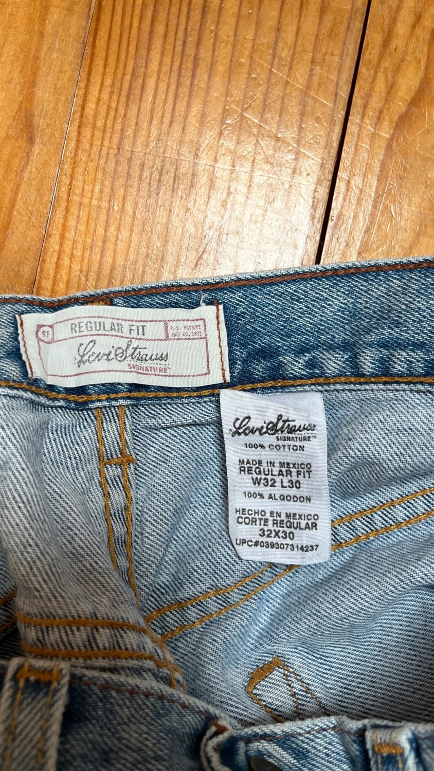 đź›’Jeans Levi's W32 L30đź›’