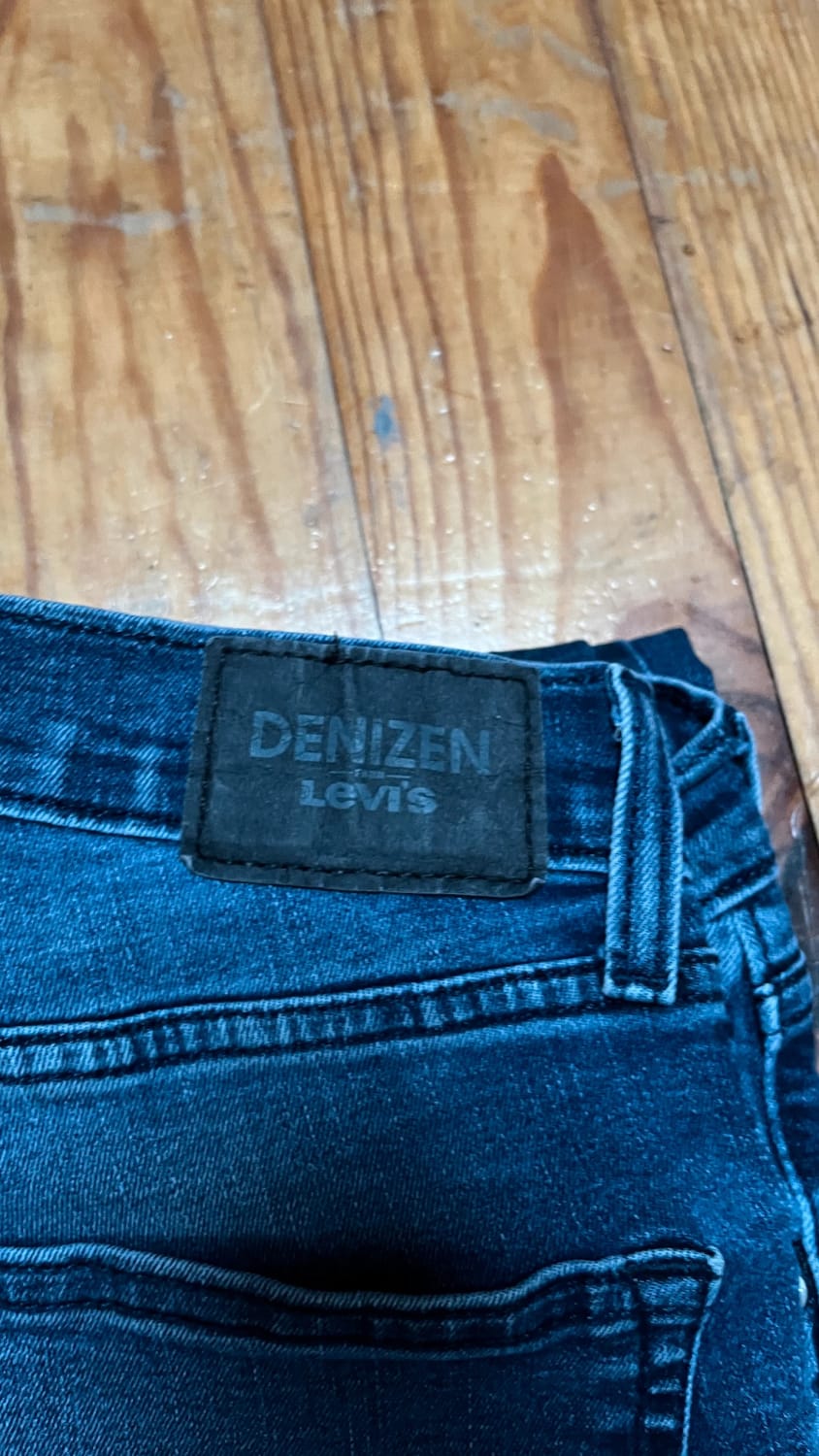 đź›’Jeans Levi's W30 L32đź›’