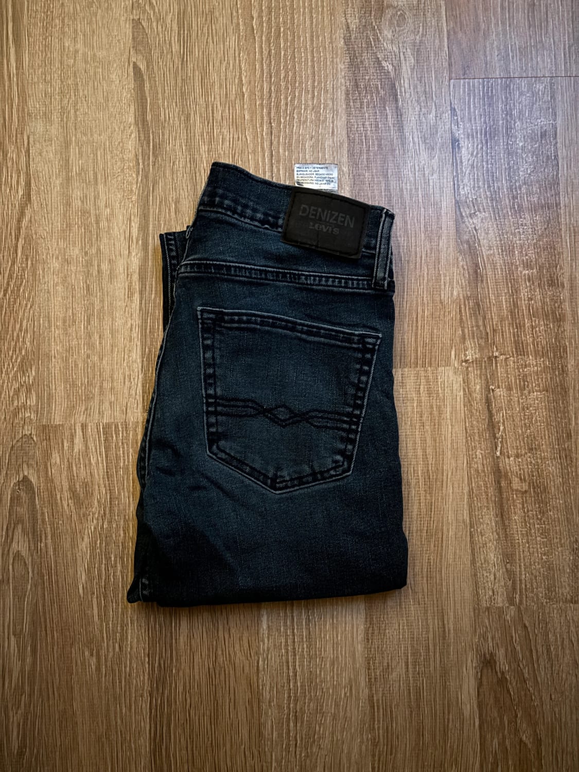 đź›’Jeans Levi's W28 L30đź›’