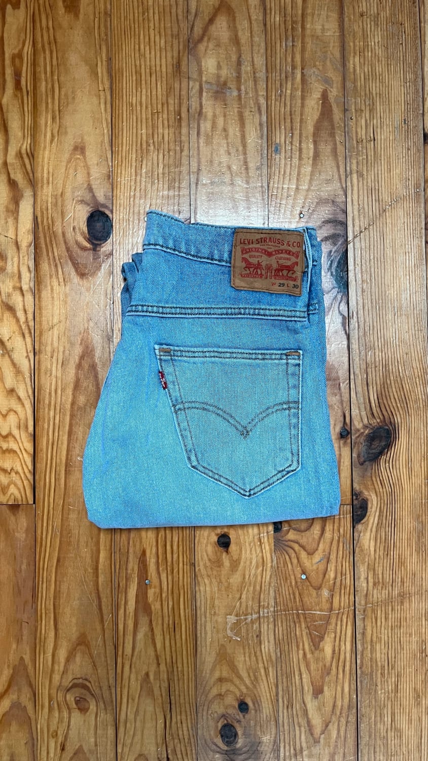 đź›’Jeans Levi's W29 L30đź›’