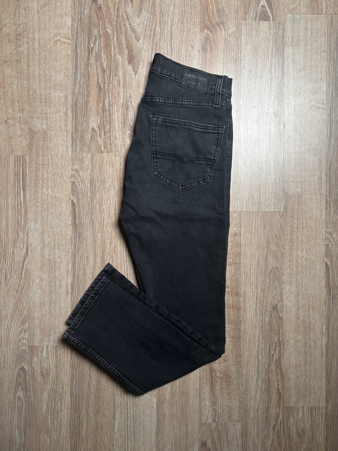 đź›’Jeans Levi's W28 L30đź›’