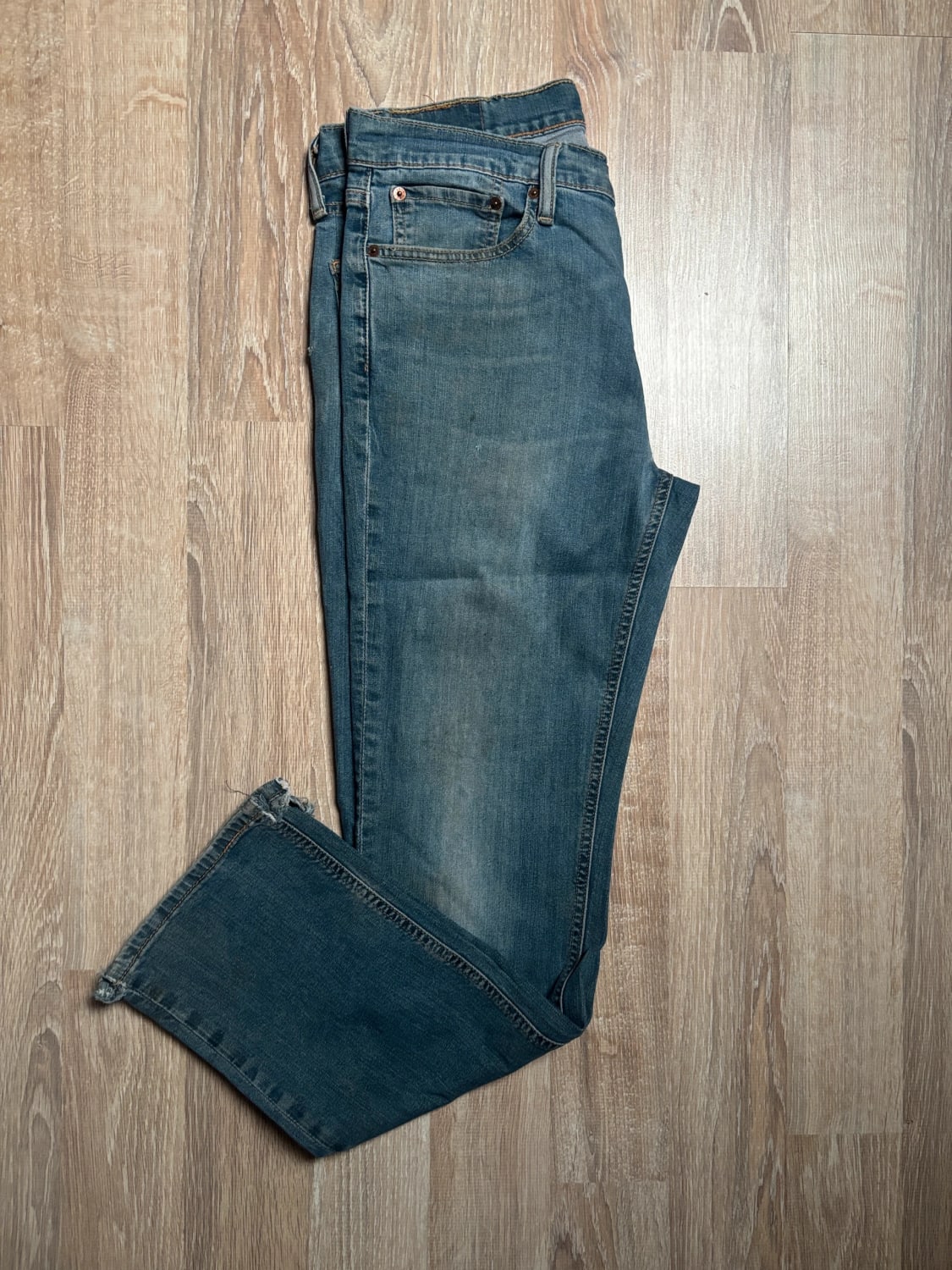đź›’Jeans Levi's W32 L32đź›’