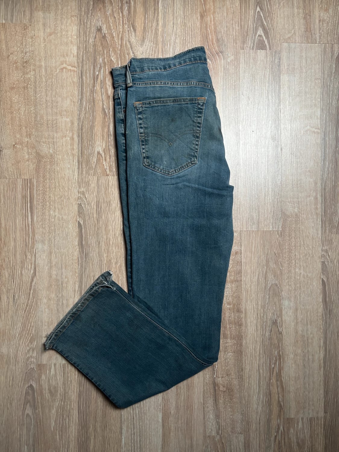 đź›’Jeans Levi's W32 L32đź›’