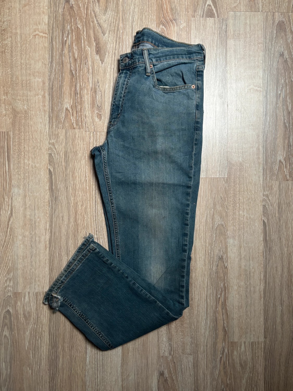 đź›’Jeans Levi's W32 L32đź›’