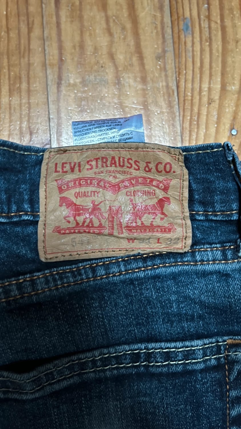 đź›’Jeans Levi's W31 L32đź›’