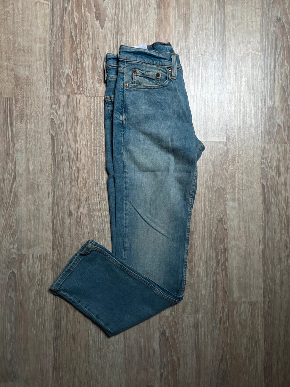 đź›’Jean Levi's 514 W28 L30đź›’