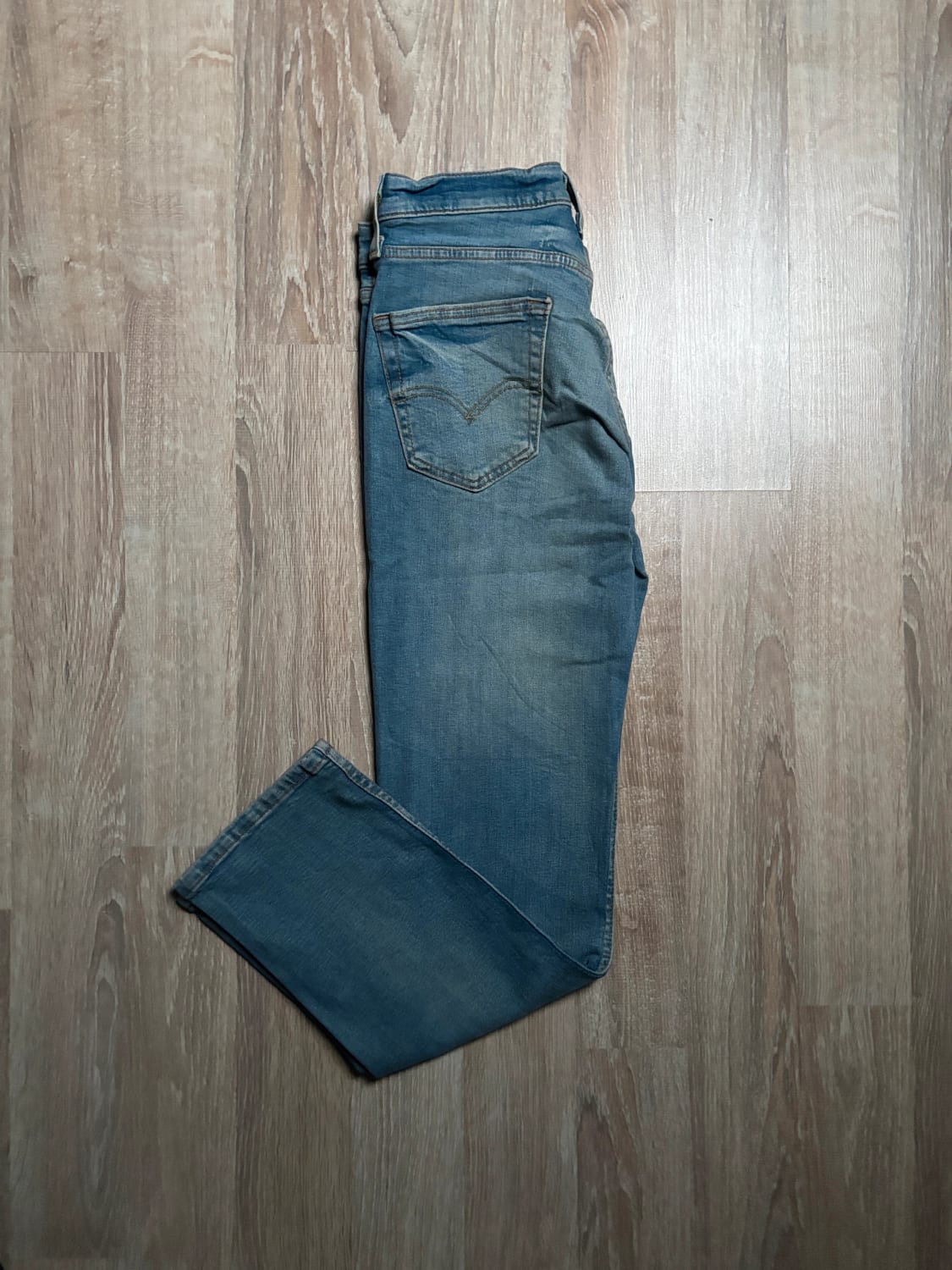 đź›’Jean Levi's 514 W28 L30đź›’