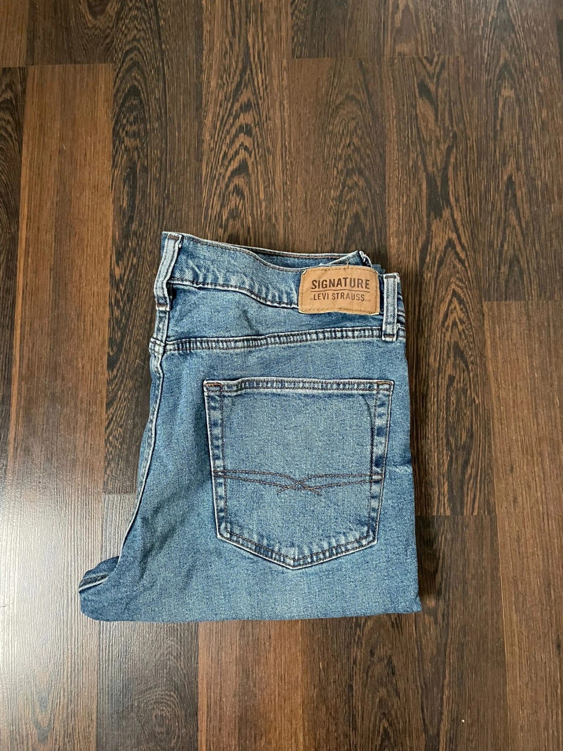 đź›’Jean Levi's W36 L30đź›’