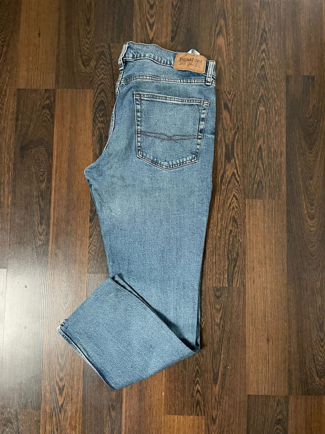 đź›’Jean Levi's W36 L30đź›’