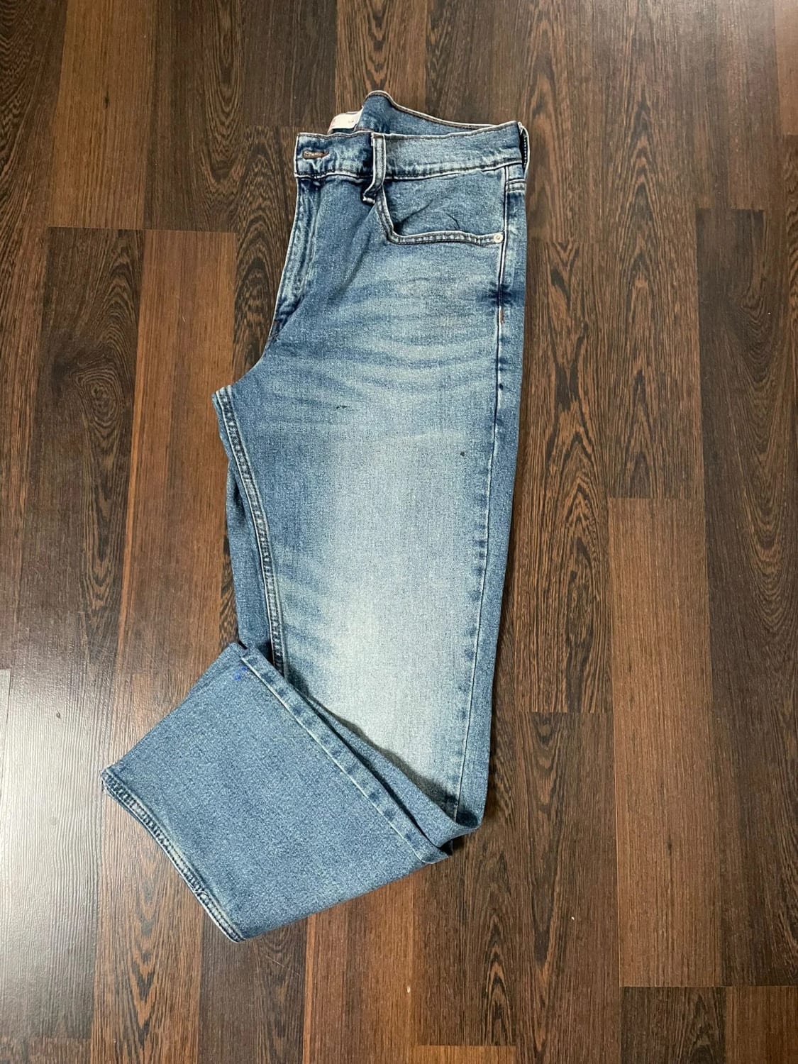 đź›’Jean Levi's W36 L30đź›’