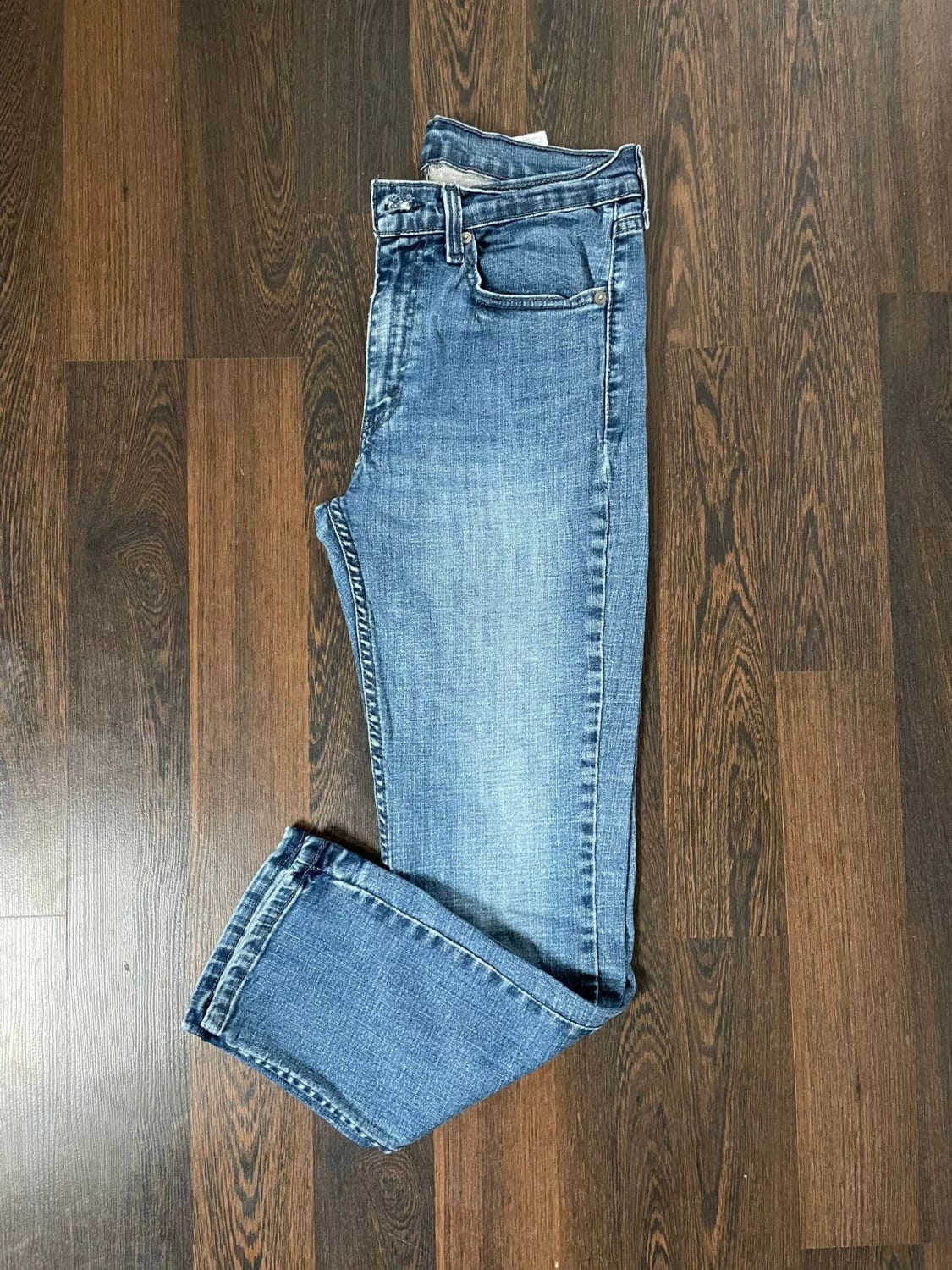 đź›’Jean Levi's W32 L29đź›’