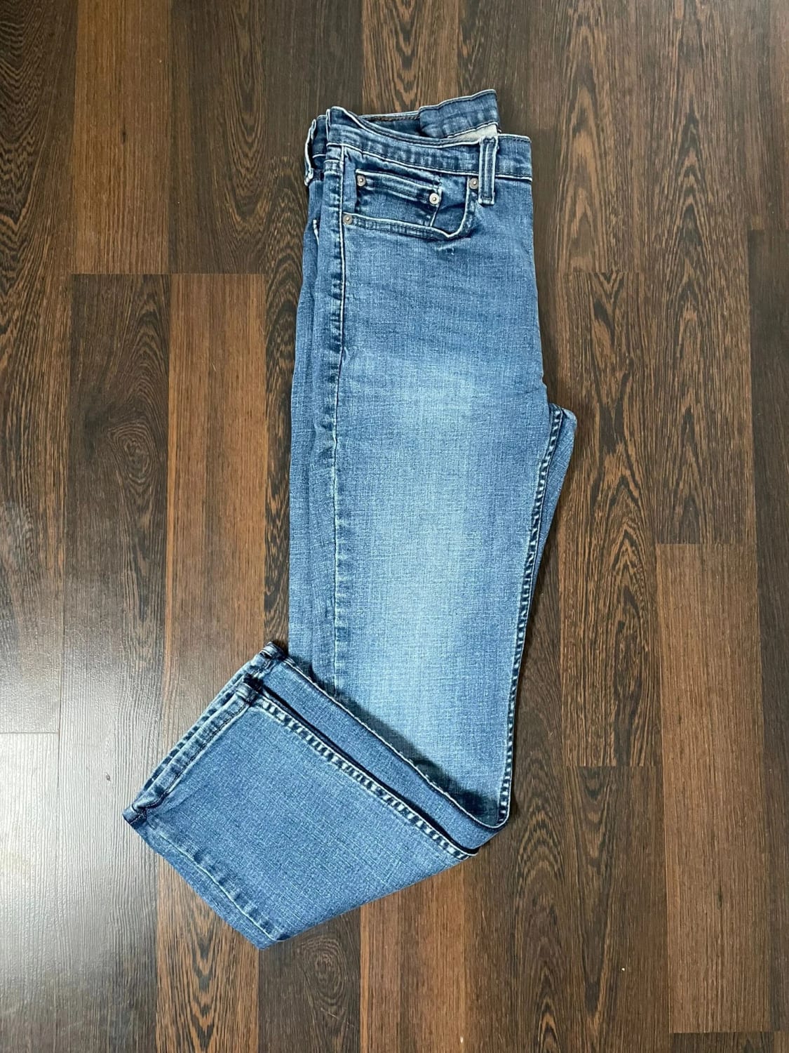 đź›’Jean Levi's W32 L29đź›’