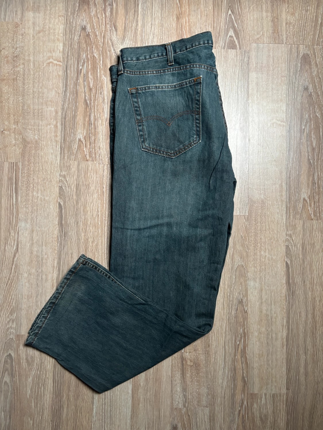 đź›’Jean Levi's 559 W40 L30đź›’