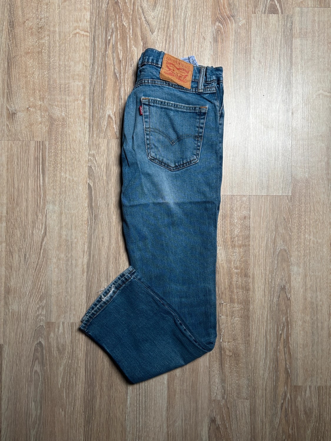 đź›’Jean Levi's W34 L29đź›’