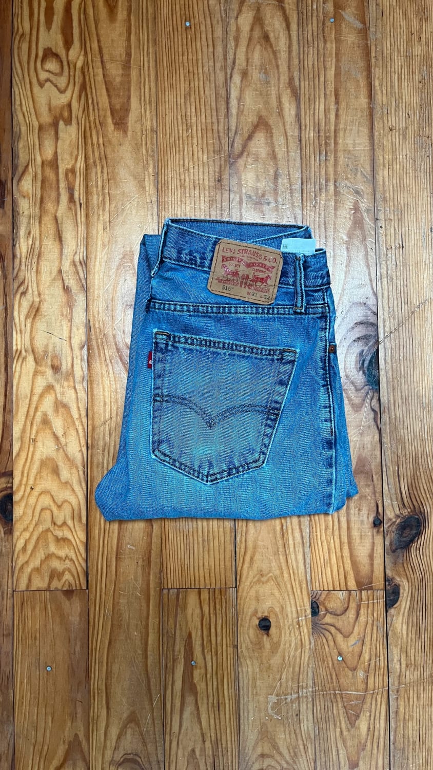 đź›’Jean Levi's 516 W31 L32đź›’