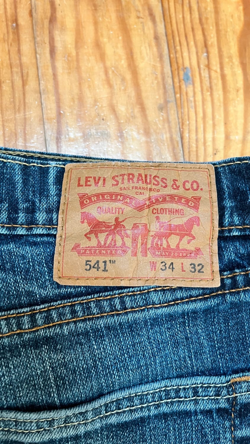 đź›’Jean Levi's 541 W34 L32đź›’