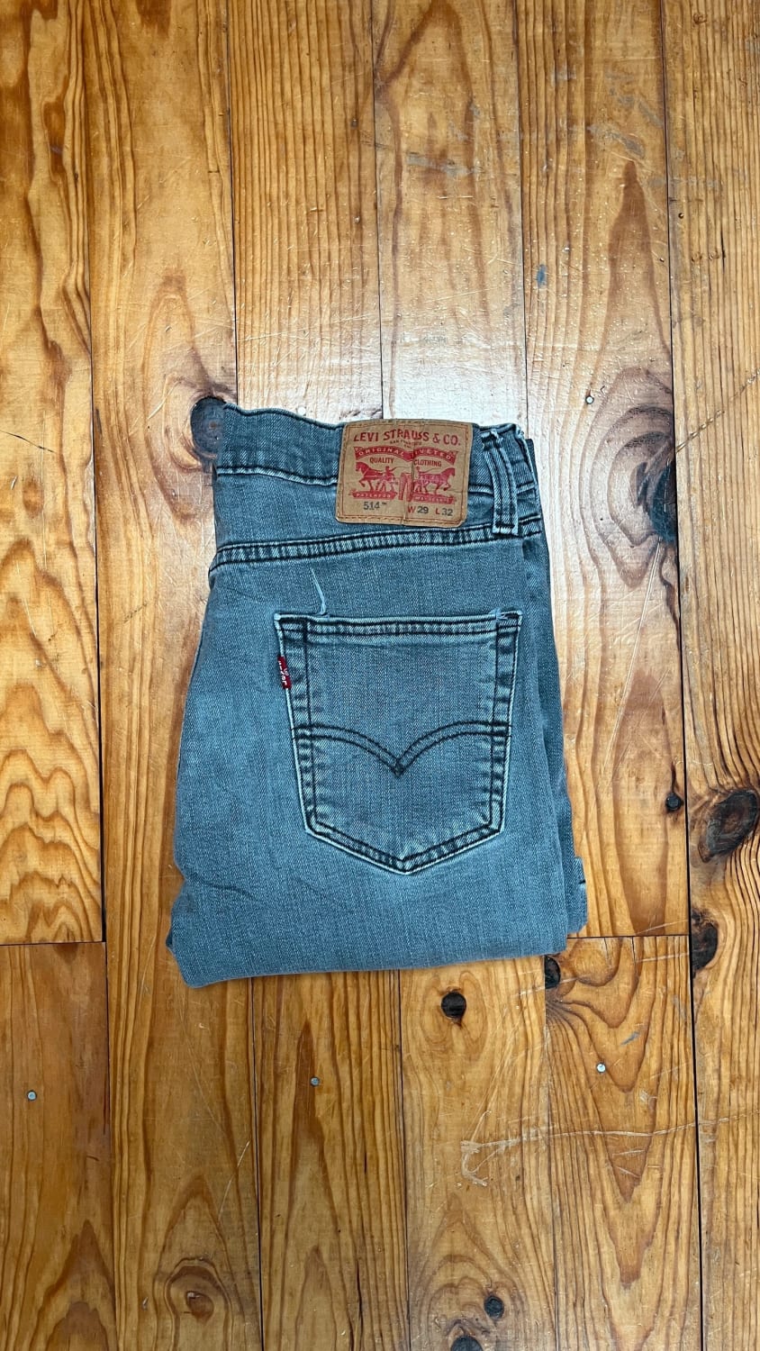 đź›’Jean Levi's 514 W29 L32đź›’